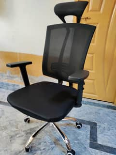 Ergonomic computer chair