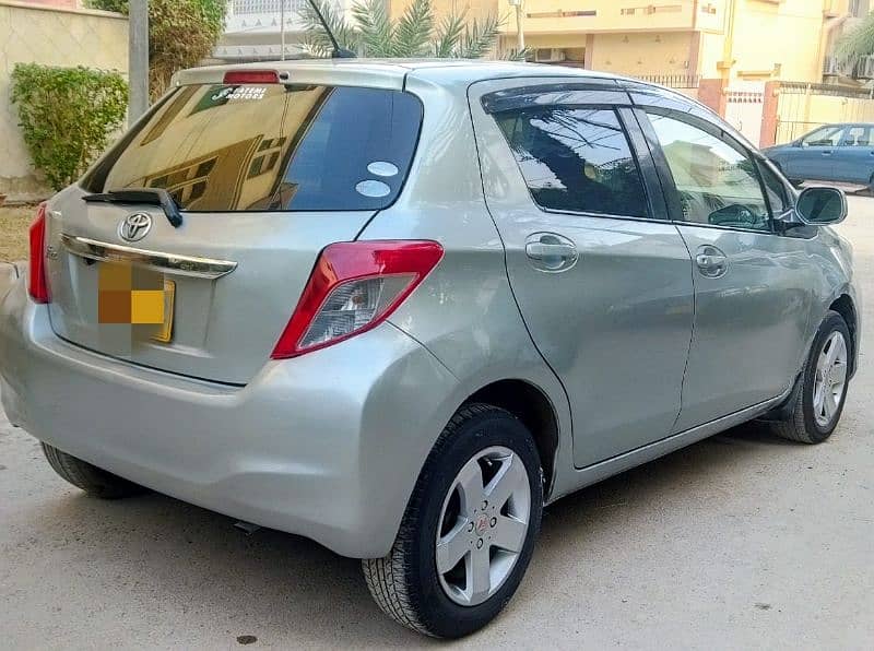 Toyota Vitz 2011 5