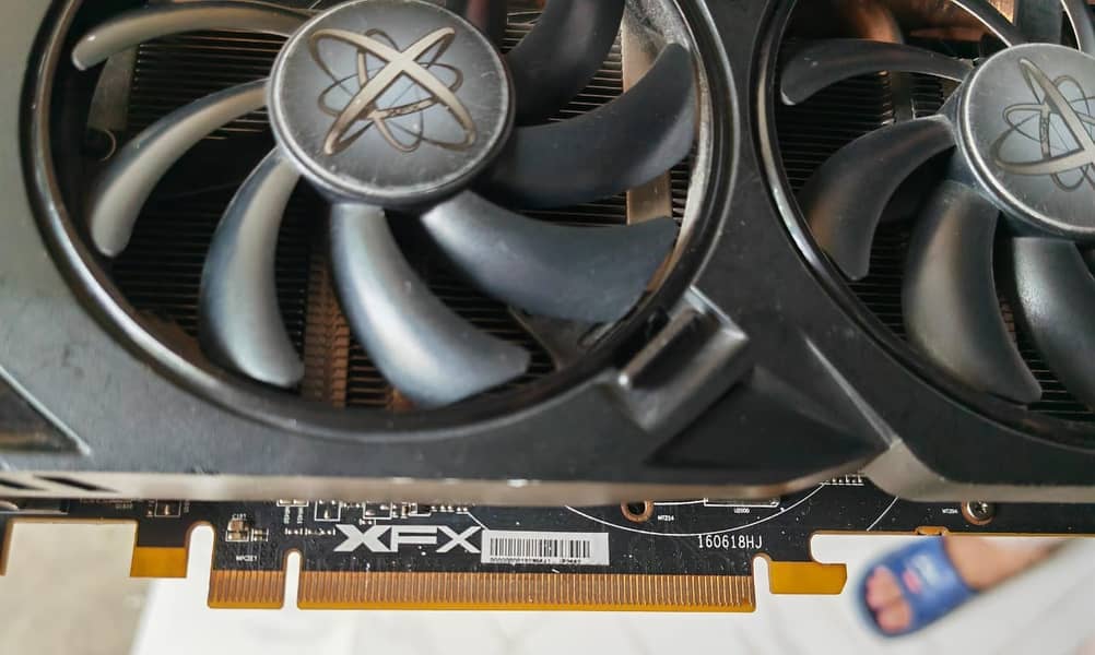 Radeon (TM) RX 480 Series ddr5  256bit 11