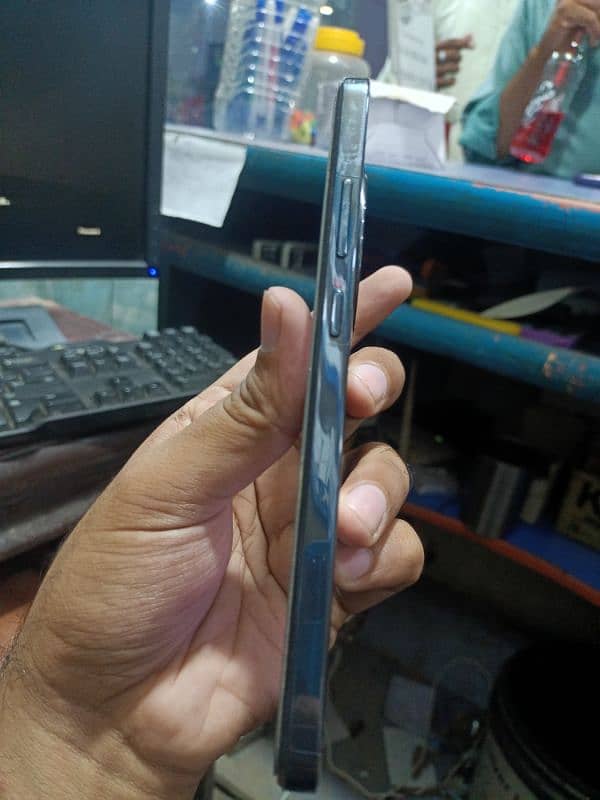 OPPO Reno 12f 1