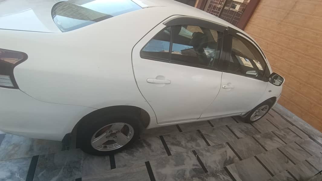 Toyota Belta 2012 7/12 3