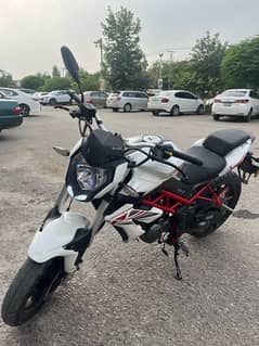 Benelli TnT 150i Efi best fuel efficient 0