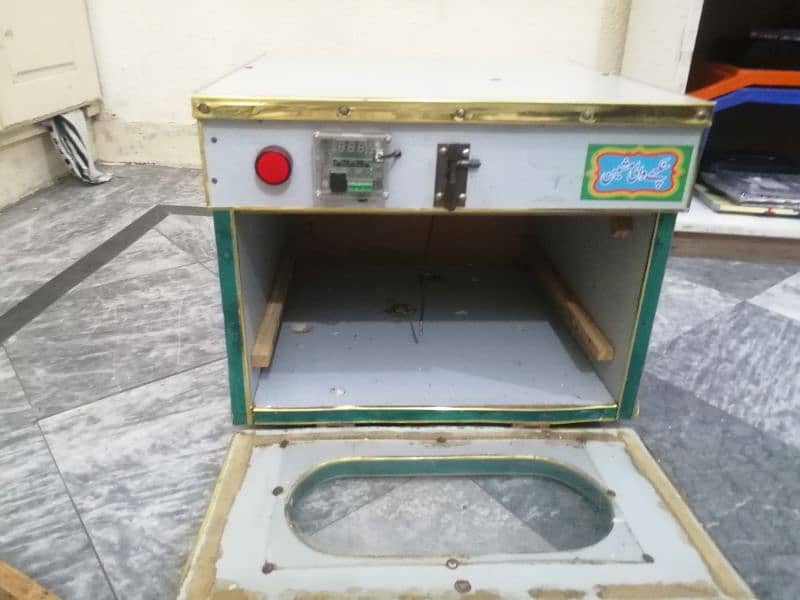 incubator machine 50 eggs space 1