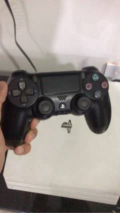 PS4 PRO GLACIER WHITH WITH GAMES