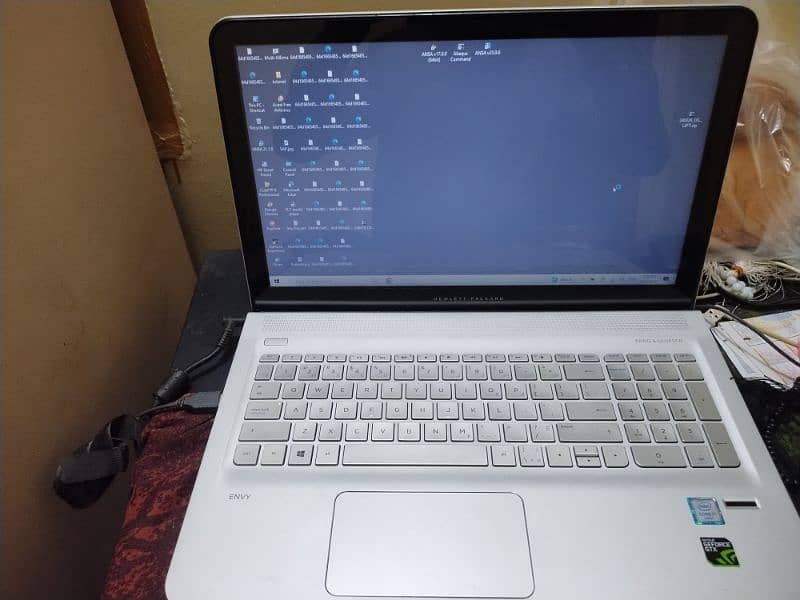 Hp envy series laptop Intel i7 6th generation processor 4