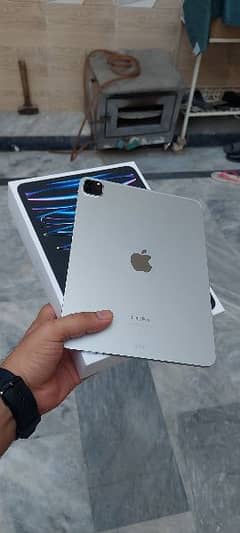 Ipad pro m2 chip Silver 128Gb 11 inch wifi