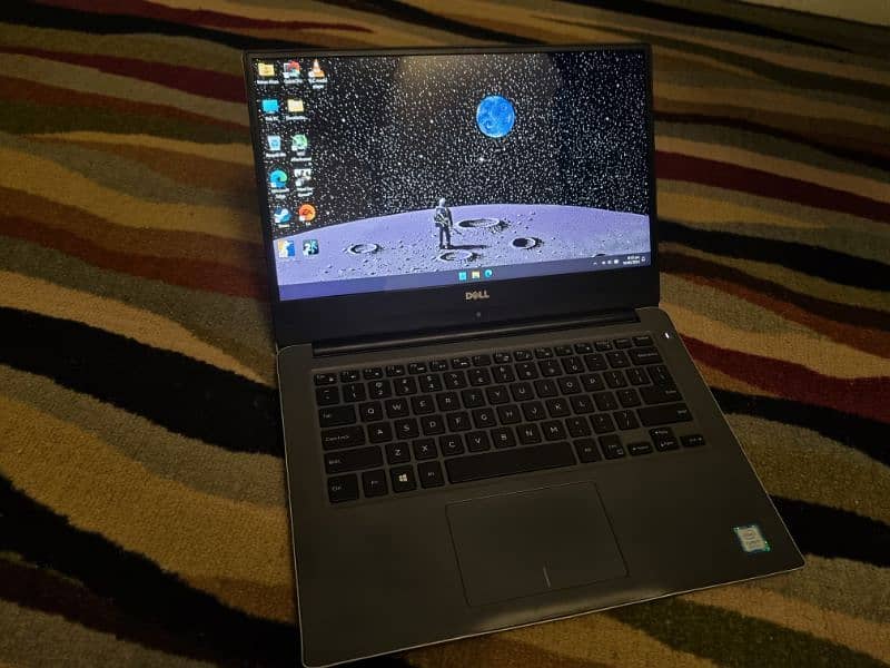 Dell Inspiron 7000 14" inch 8th gen i7 4gb Nvidia mx150 8gb ram 2