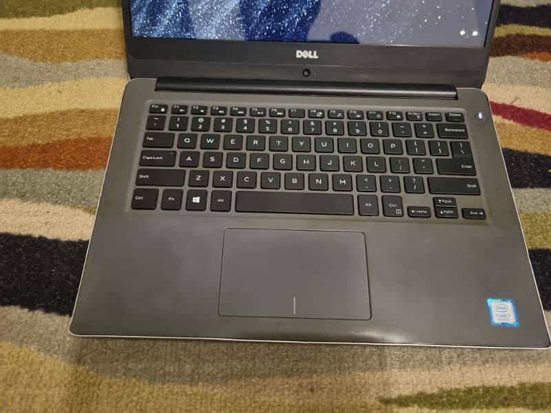 Dell Inspiron 7000 14" inch 8th gen i7 4gb Nvidia mx150 8gb ram 9