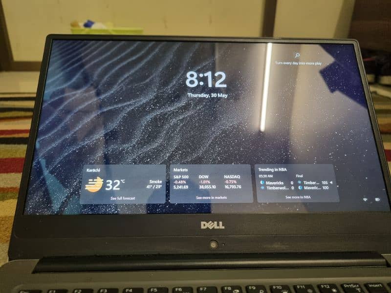 Dell Inspiron 7000 14" inch 8th gen i7 4gb Nvidia mx150 8gb ram 10