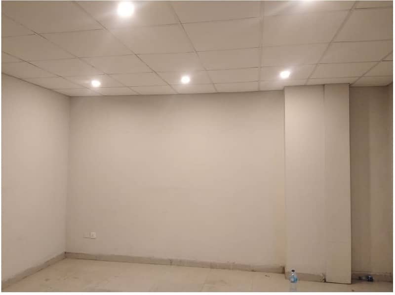 Area 250 Sq Ft Corporate Office Available For Rent In Main Boulevard Road Gulberg 3 Lahore 5