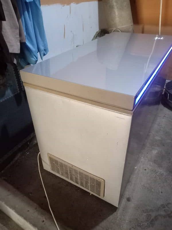 Waves Glass Door Digital Deep Freezer for Sale 0