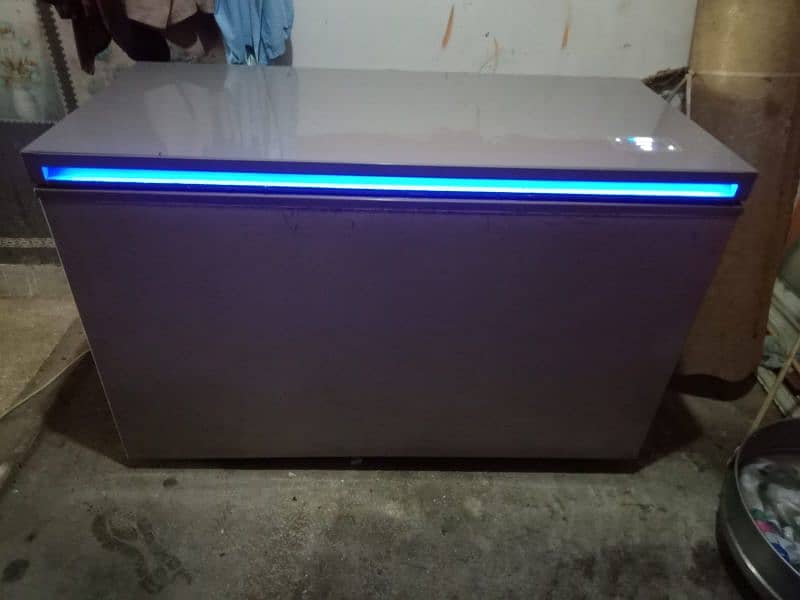 Waves Glass Door Digital Deep Freezer for Sale 5