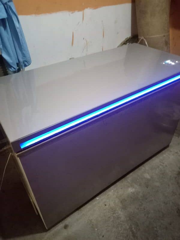 Waves Glass Door Digital Deep Freezer for Sale 6