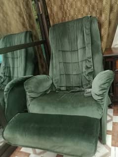 Full body massage chair/Excellent condition massage chair/body relief