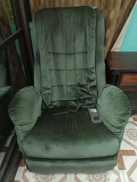 Full body massage chair/Excellent condition massage chair/body relief 4