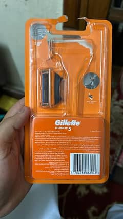 gillette fusion 5 only one blade use original price is 3400