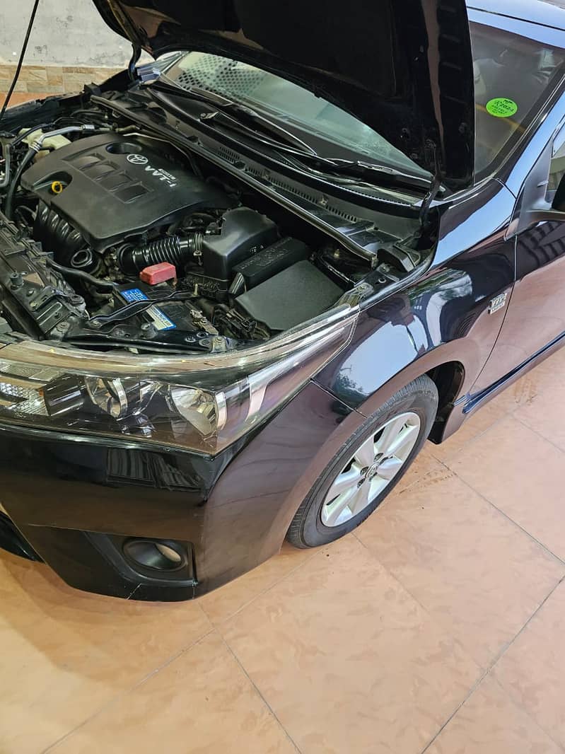 Toyota Corolla Altis 1.8  2015 8