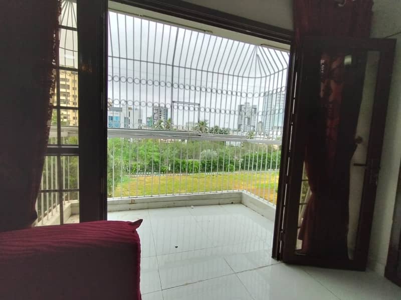 Clifton block 5, 2200 Sq. Feet # Bed, Apartment for Sale. 5