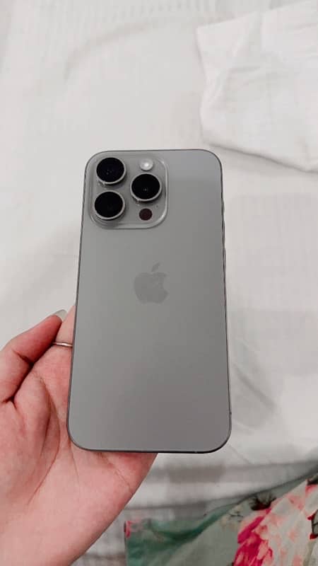 iPhone 15 pro 6