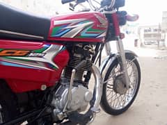 Altas Honda 125 2023 8 month ke ha Red calor