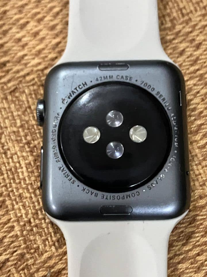 Apple watch series 7000 42mm, 7/10 condition 3