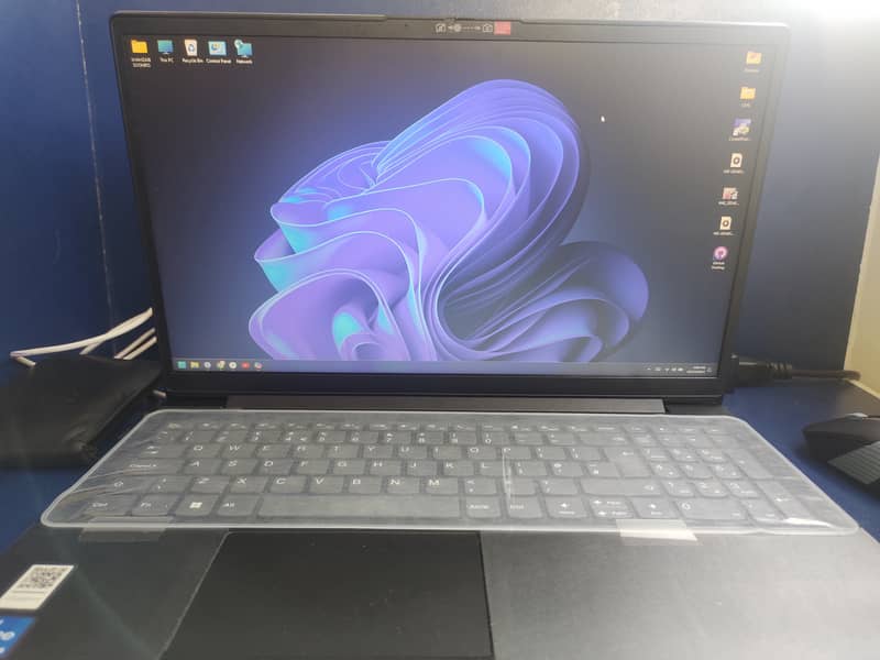 LENOVO V15 G4 Ci5-13420H 16GB 512GB 0