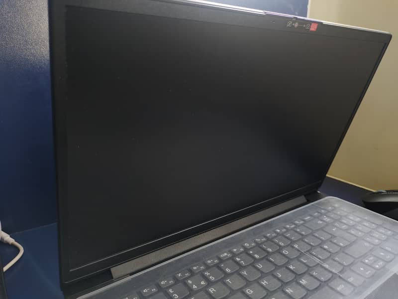 LENOVO V15 G4 Ci5-13420H 16GB 512GB 9