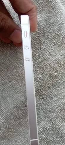 Iphone 5s Non PTA with 16 gb 3