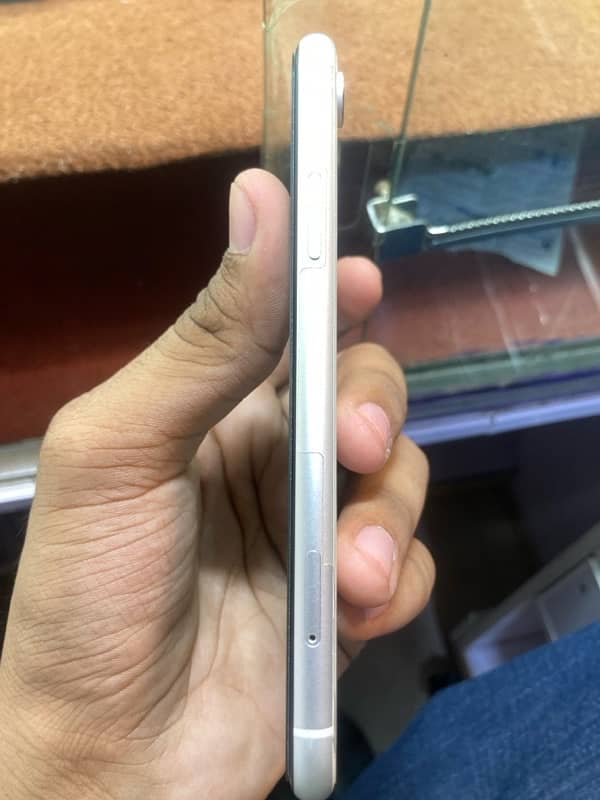 Iphone XR Factory unlock 2