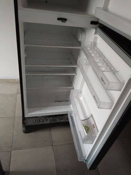 Dawlance Refrigerator Model 9173 chrome 2