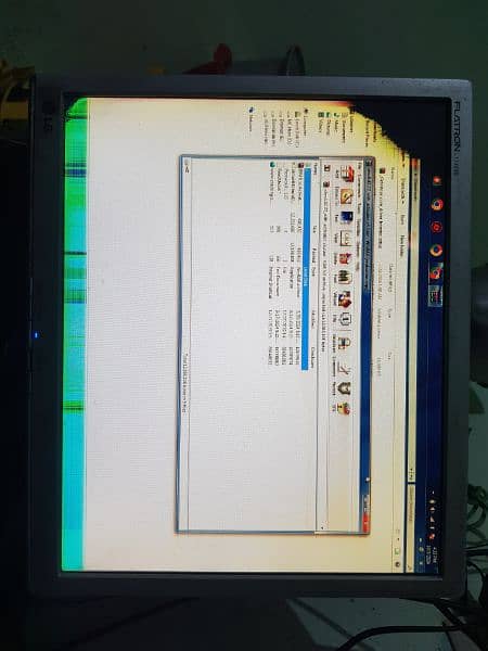 Lg Flatron L1742SE 17 INCH PANEL DAMAGE 2
