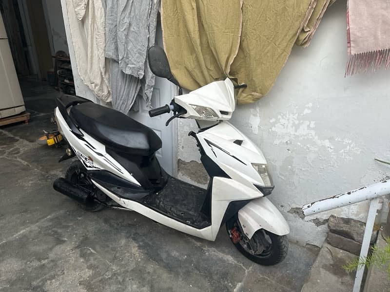 pakzone scooty 1