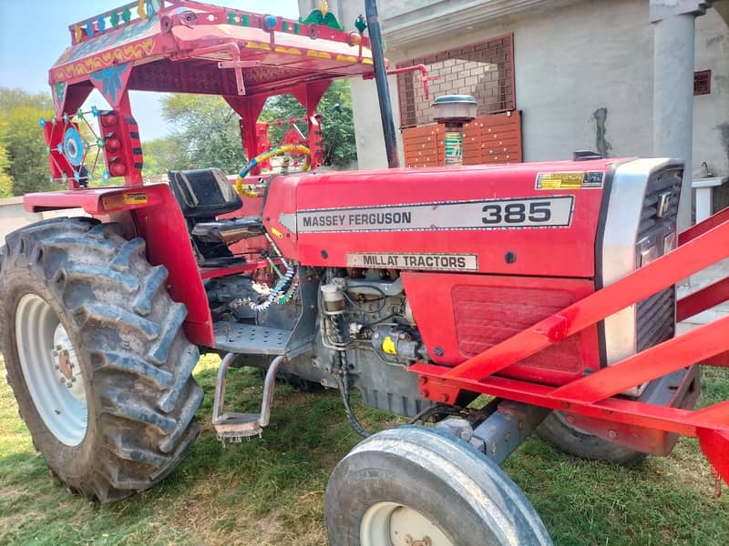 Massey Ferguson 385 Tractor Model 2020 // 03083979029 2