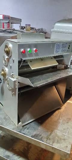 dough rooler imported// pizza oven// dough mixer// hot plate// fryer