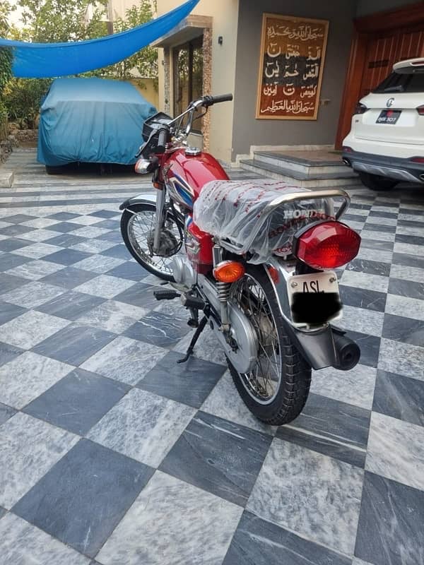 Honda 125   0 3 2 2 4 6 8 8 2 4 8 3