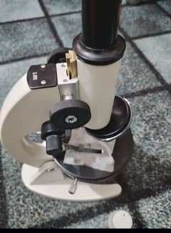 L101 Microscope