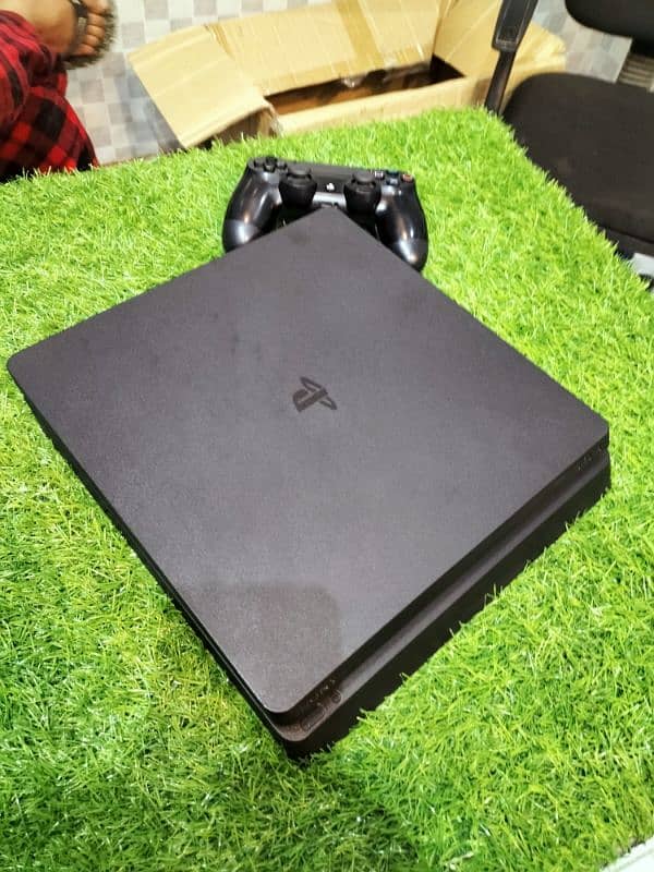 PS4 slim 10/10 Condition 03084017127 0