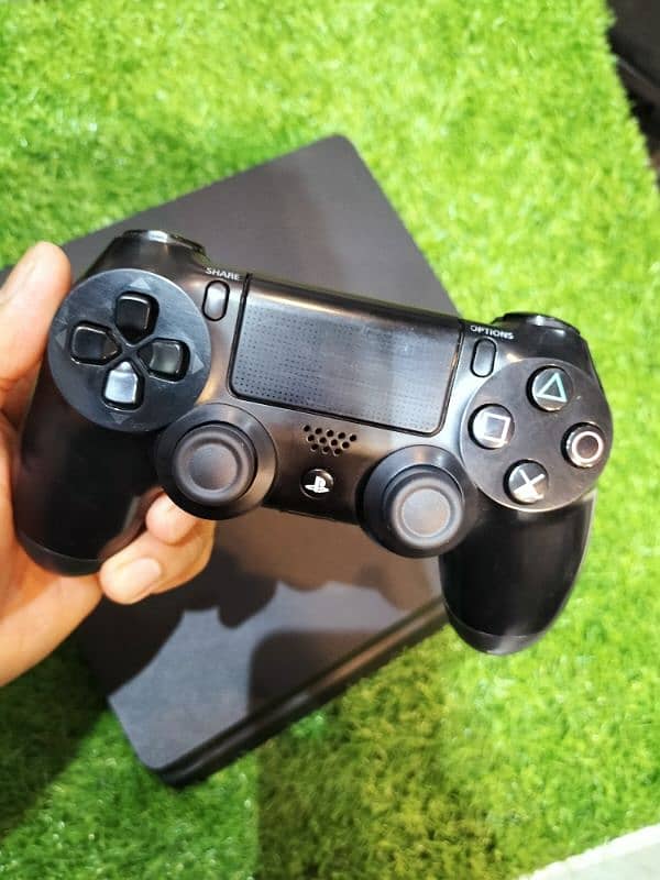 PS4 slim 10/10 Condition 03084017127 6