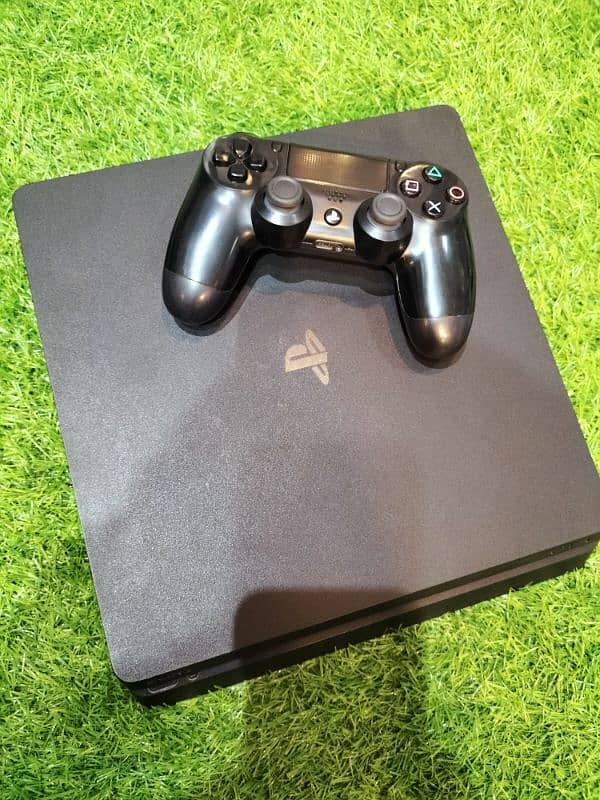 PS4 slim 10/10 Condition 03084017127 7