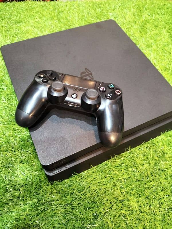 PS4 slim 10/10 Condition 03084017127 9