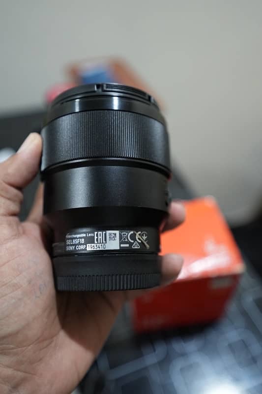 Sony 85mm f1.8 Lens complete box | Condition 10/ 10 3