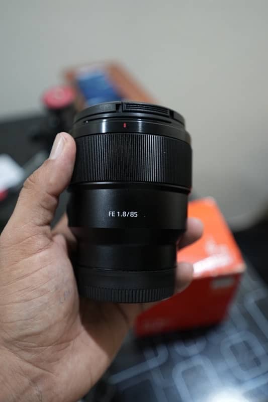 Sony 85mm f1.8 Lens complete box | Condition 10/ 10 5