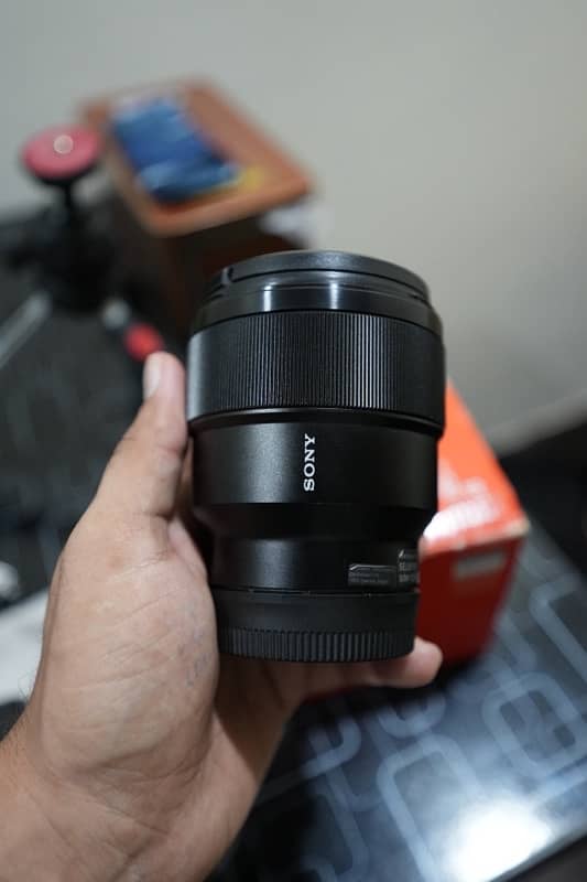 Sony 85mm f1.8 Lens complete box | Condition 10/ 10 7