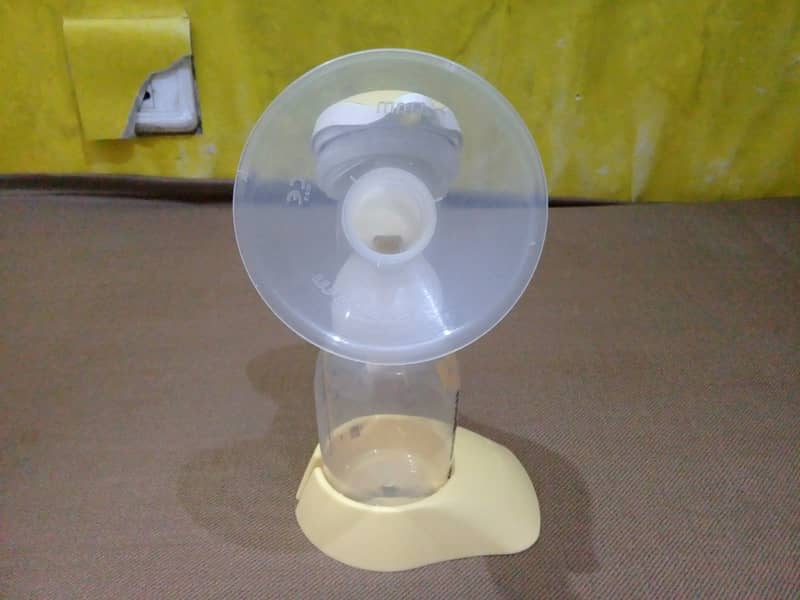 Medela Manual Breasts Pump 3