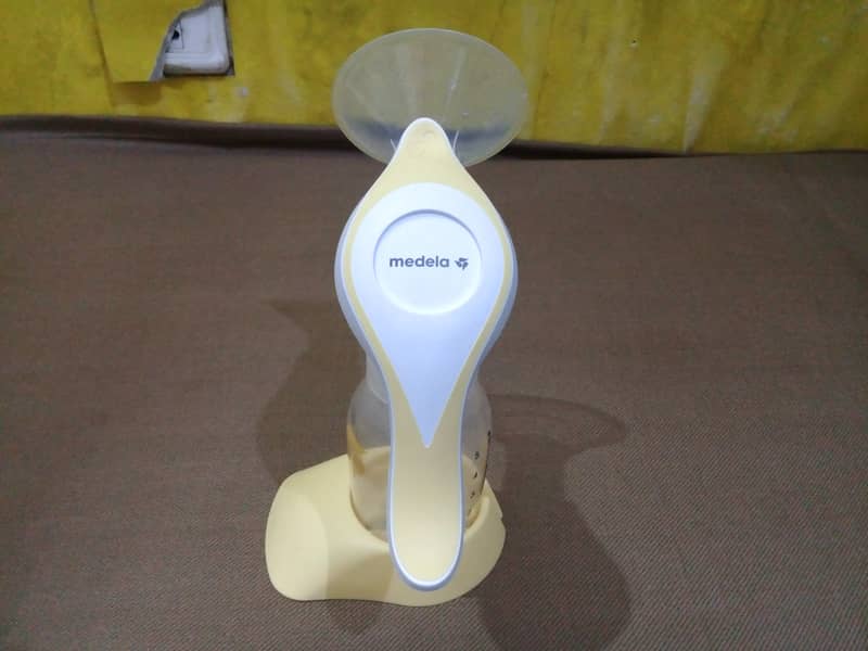 Medela Manual Breasts Pump 5