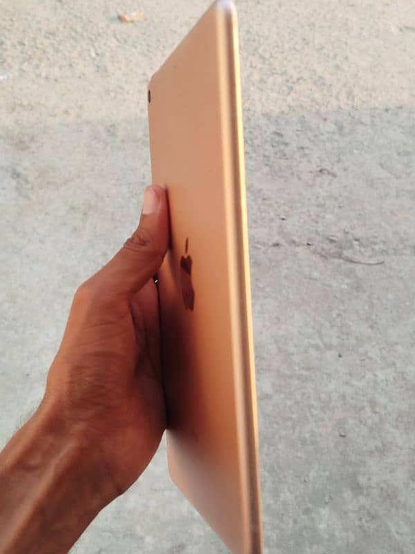 iPad mini5 64gb with box 3