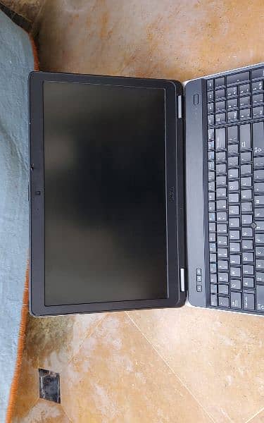 Dell Latitude E6540 Core i7 16GB + 128GB 5