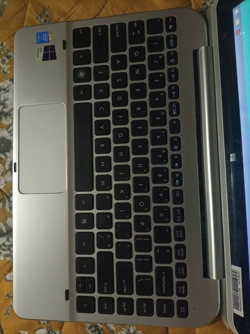 PM Laptop Intel core m5y10c 3