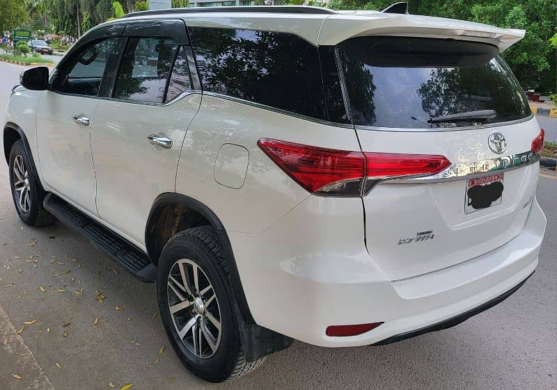 Toyota Fortuner 2018 4