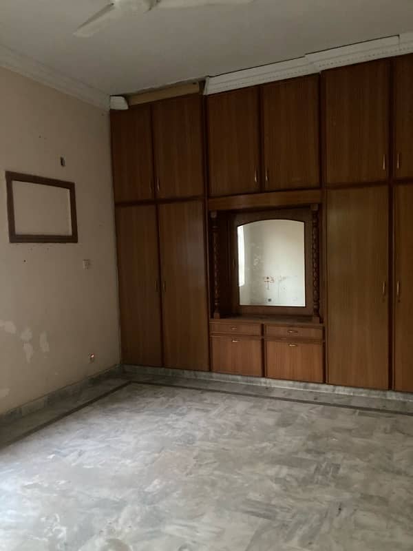 kanal portion for rent on main road 3